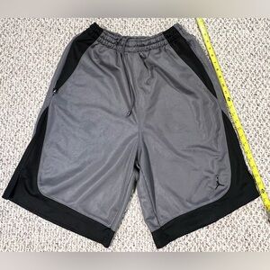 Men’s Nike Air Jordan basketball shorts L large grey black